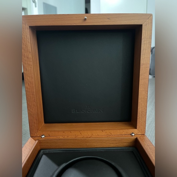 Authentic Blancpain Villeret Quantième Watch Box (Used Like New) - Picture 4 of 10
